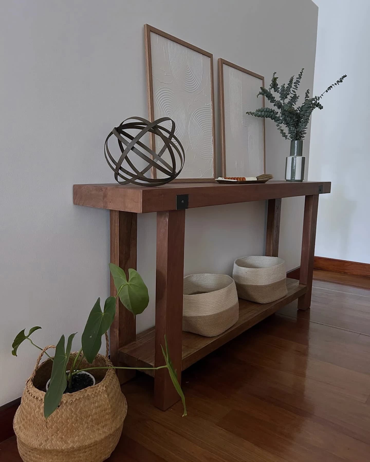 Consola en Madera Maciza